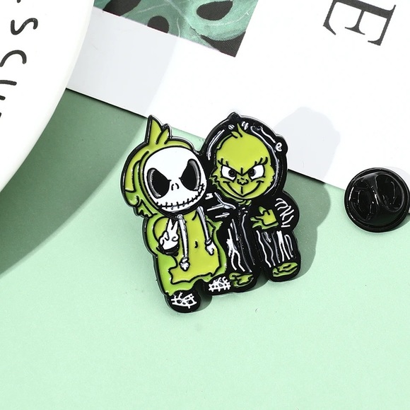 Set of 2 Disney Holidays Pins Halloween Nightmare Before Christmas Skeleton Pair - Picture 5 of 13